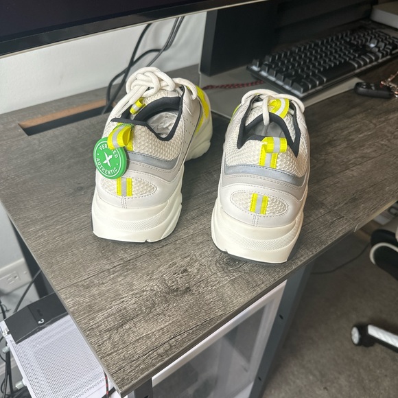 Wore twice. Literally like new. Dm for negotiations - Picture 5 of 8